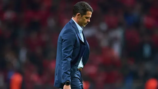 Gago dejó de ser entrenador de Necaxa