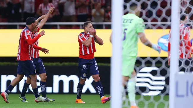 Santiago Mele y la polémica en anotación de Chicharito