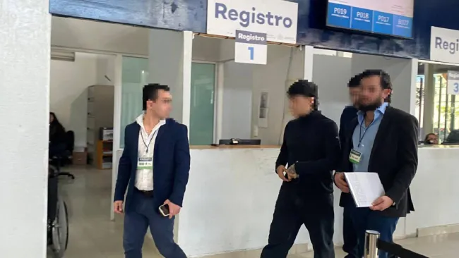 Junior H rinde declaración ante la Fiscalía del Estado de Jalisco por presunta apología del delito