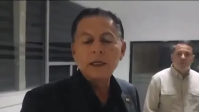 El edil se dirigía a una reunión en Arizona, pero no llegó a sus destino.