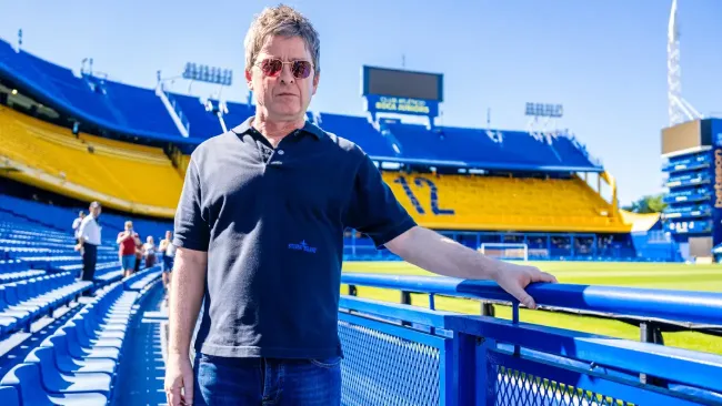 ¡Bíblico! Noel Gallagher visita La Bombonera previo a concierto de Oasis en Argentina 