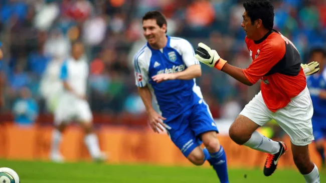 Aficionado aclara que Jorge Campos no recibió el primer gol de Messi con Barcelona