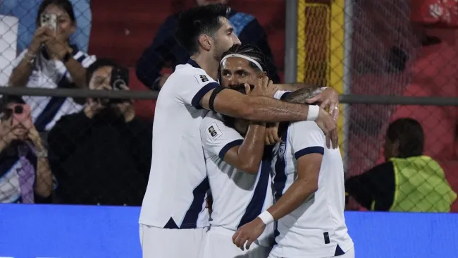 Guatemala goleó a Surinam