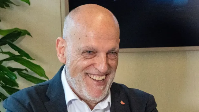 Javier Tebas siente pena por la actualidad del futbol argentino; "Chiqui" Tapia pide respeto            El presidente de LaLiga en España mandó un duro mensaje respecto al futbol argentino