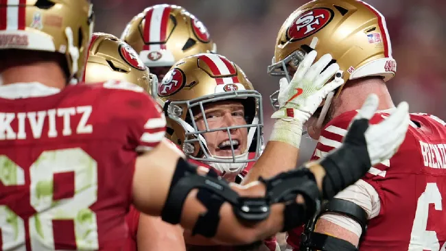 49ers se sobreponen a tres intercepciones de Brock Purdy y vencen a los Panthers