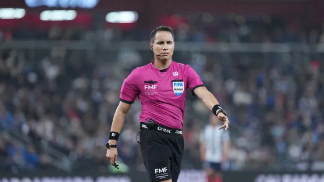 Nueva polémica: ¿La falta de Ricardo Chávez debió ser de tarjeta roja?. Noticias en tiempo real