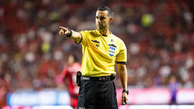 Arbitro, César Arturo Ramos Palazuelos