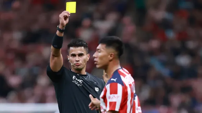 Amonestación a Daniel Aguirre