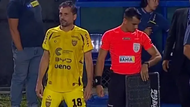 Presidente de equipo paraguayo juega un partido a sus 51 años y rompe récord. Noticias en tiempo real