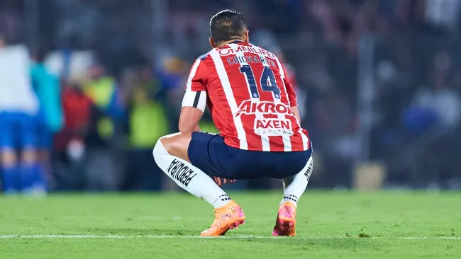 Así reaccionaron los compañeros de Javier Hernández tras fallar el penal