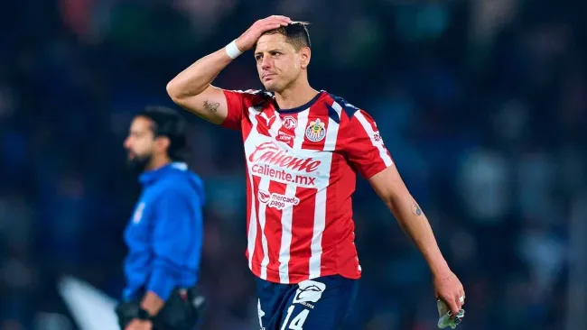 Estos son los tropiezos en la carrera de Chicharito