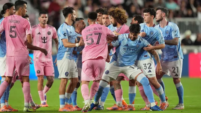 Messi y De Paul protagonizaron una fuerte discusión en el campo