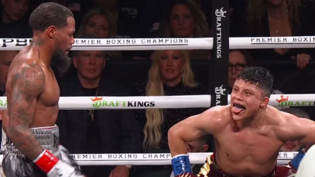 ¡Empate por decisión dividida! Pitbull Cruz retiene el título interino del peso superligero