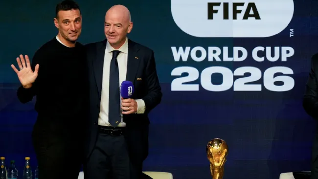 Infantino se disculpa con Scaloni tras 'error' en el sorteo del Mundial 2026