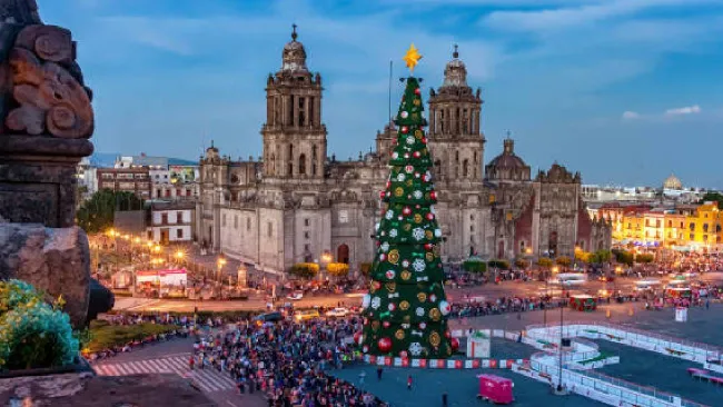 ¿Cuándo encienden el alumbrado navideño del Zócalo en CDMX?