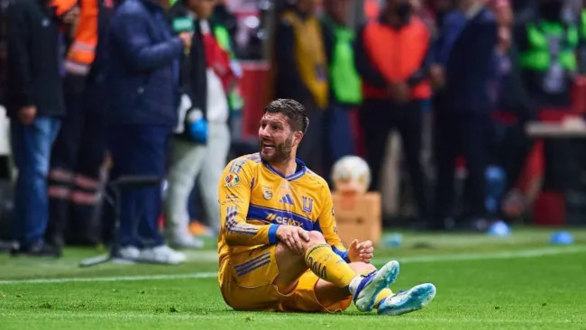 Gignac sufrió una agresión tras salir del campo