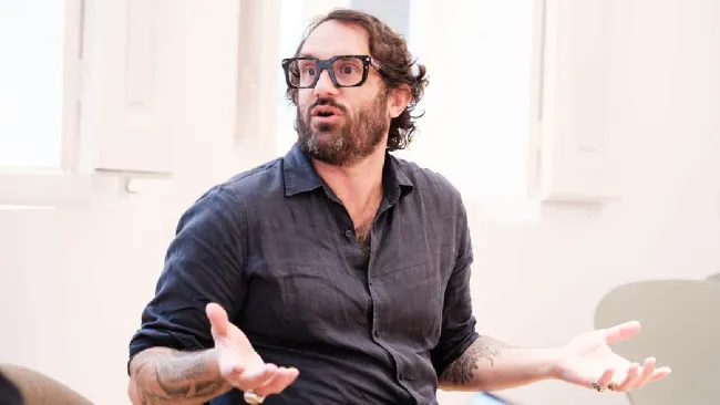 El panadero británico no aguantó la presión por hablar de más.