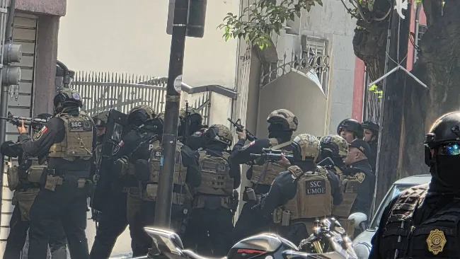 Filtran VIDEO de balacera entre policías y presuntos extorsionadores cerca del Ángel de la Independencia 