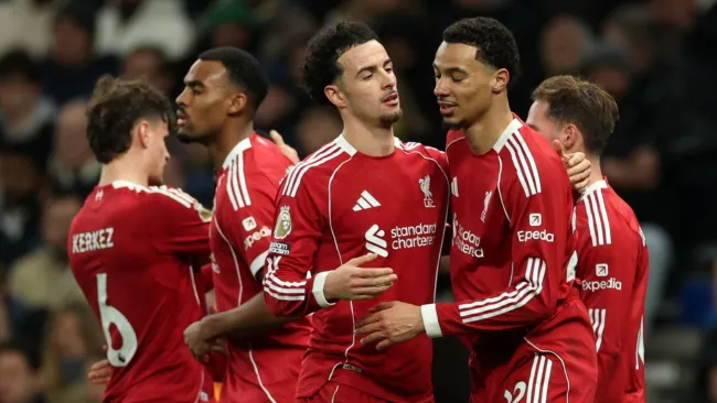 Liverpool, contra nueve jugadores, venció al Tottenham y se mete a zona de Champions. Noticias en tiempo real