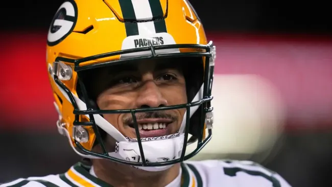 ¿El Grinch de Green Bay? Redes explotan contra Jordan Love por sus "baratos" regalos de Navidad