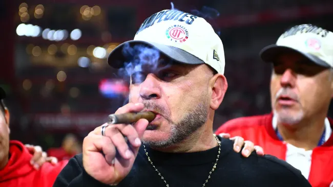 "Tráeme un champagne… que Copas sobran": El mensaje navideño del Turco Mohamed, tras exitoso 2025 con Toluca