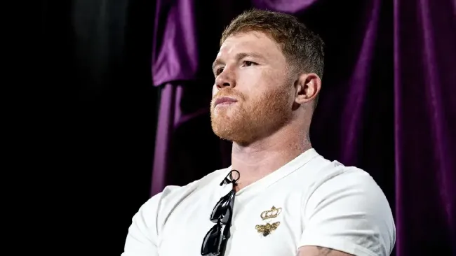 ¿Canelo o Santa Claus? El boxeador sorprende a su hija con auto de lujo