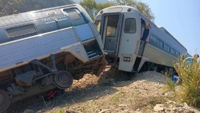 Descarrilamiento del Tren Interoceánico deja 13 muertos y 98 heridos en Oaxaca