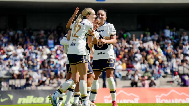 Angelina Hix se luce en goleada de Pumas