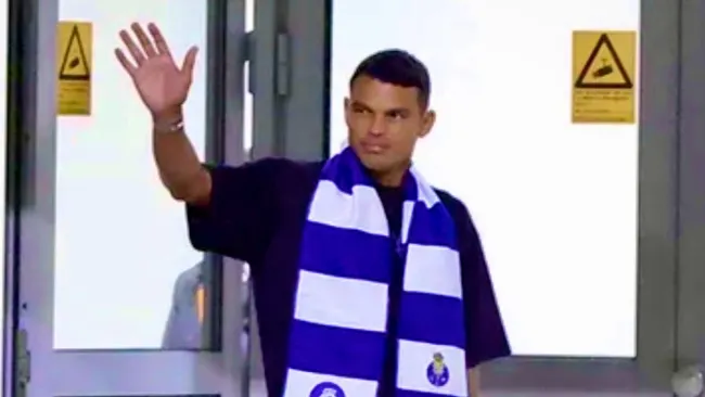 Thiago Silva arriba a Oporto 