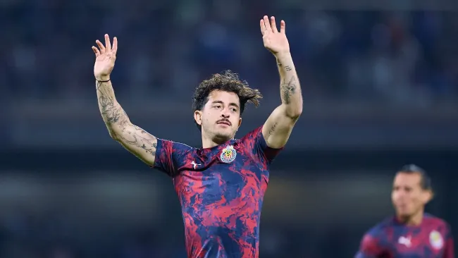 Chivas anuncia la salida de Alan Mozo; Pachuca lo presenta como su nuevo fichaje