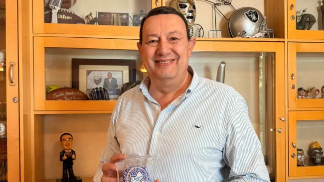 Antonio de Valdés celebra regreso del Clásico Mundial de béisbol a Televisa