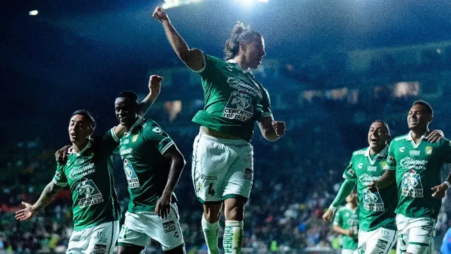 León venció a Cruz azul en el debut