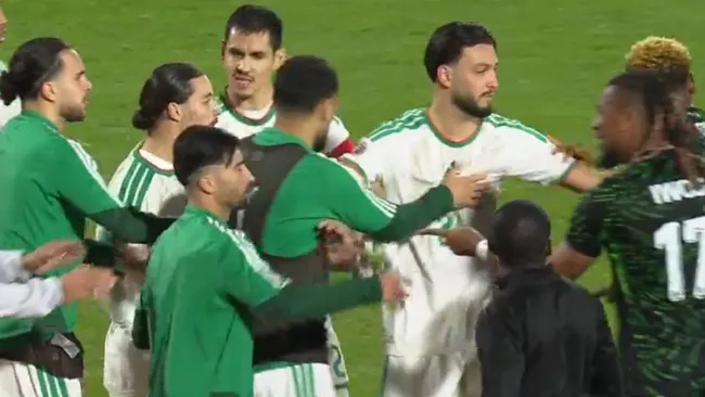 Jugadores de Argelia y de Nigeria protagonizaron pelea tras el partido