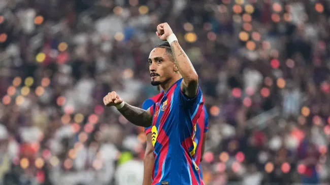 Hansi Flick se deshace en elogios ante Raphinha tras victoria del Barcelona en Supercopa 