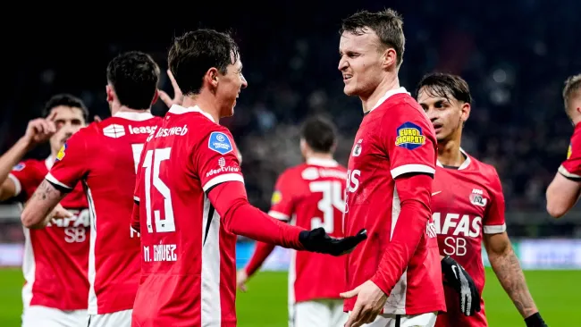 AZ Alkmaar de Mateo Chávez golea y elimina al Ajax de la Copa de 