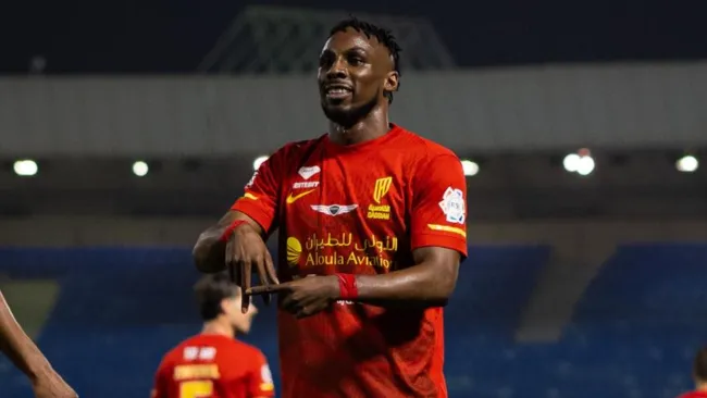 ¿Vuelve de Arabia? Julián Quiñones es ofrecido a un club grande