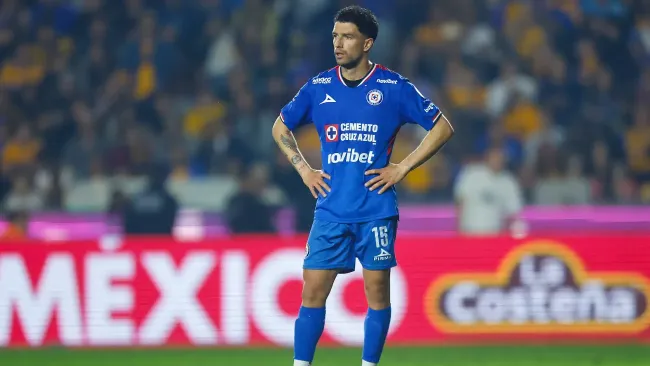 Larcamón rompe el silencio y explica por qué salió Nacho Rivero de Cruz Azul
