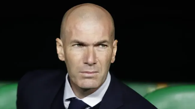 Zinedine Zidane revela clave para tener éxito en el Real Madrid: "estar a disposición de los jugadores"
