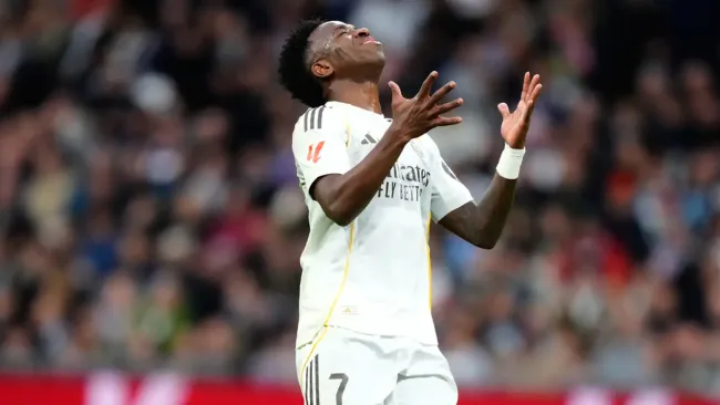 Arbeloa respalda a Vinicius Jr: "exigiré que sus compañeros lo busquen"