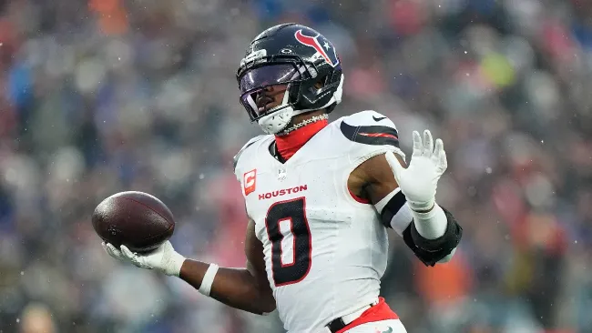 NFL multa a Azeez Al-Shaair, linebacker de Houston, por mensaje en apoyo a Palestina