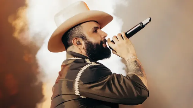 ¿Qué le pasó a Carín León? Cancela show en la Feria de León por problema de salud