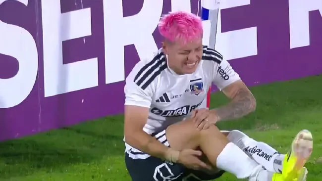 Futbolista intenta lucirse con tiro penal a lo panenka