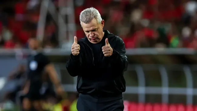 Javier Aguirre no le cierra las puertas a Julián Quiñones: 'Es un grandísimo jugador'