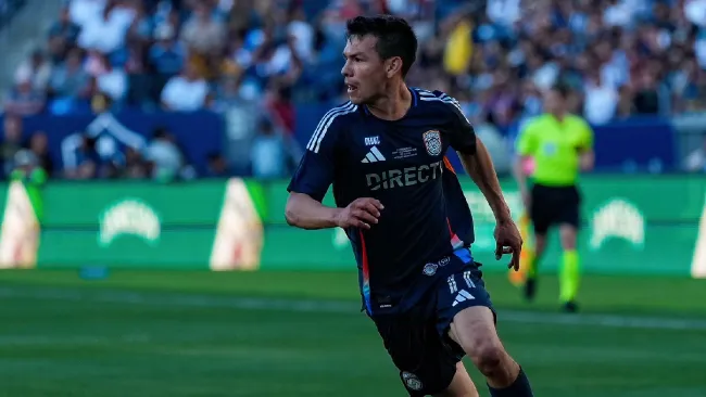 Chucky Lozano reaparece con fans