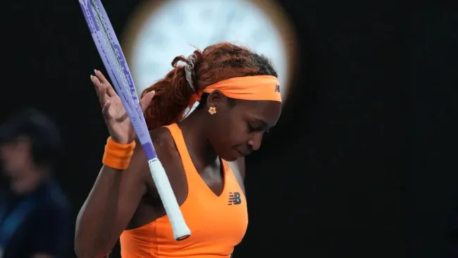 Coco Gauff desquitó su ira contra su raqueta