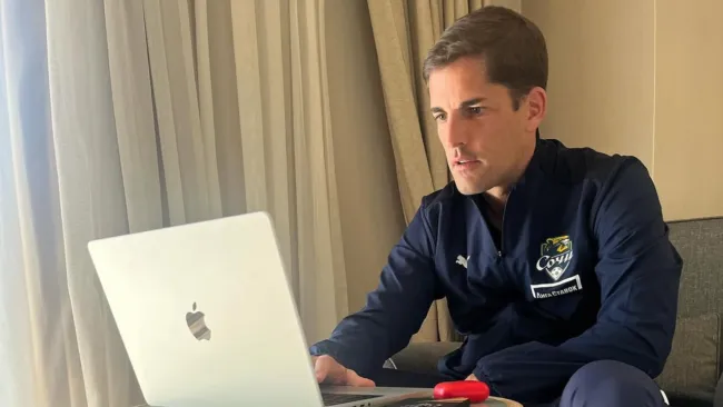 Robert Moreno, despedido por dejar los fichajes del Sochi en manos de una ChatGPT