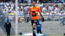 Rodrigo Parra repite como titular con Pumas