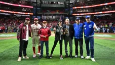 Alex Lora en juego de los Diablos