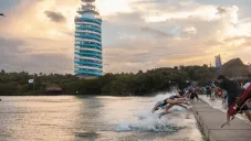 Triatlón Xel-Há 2025 confirma a Crisanto Grajales para su 15to aniversario