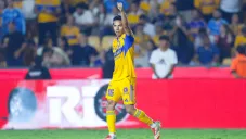 Diego Lainez tras anotar con Tigres
